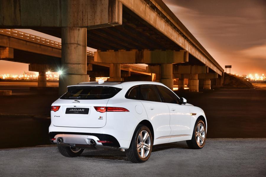  Jaguar F-Pace S 30d AWD 2016 года  (ZA) (фото 20 из 27)